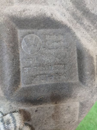 Volkswagen / Touareg / Подкрылок