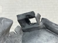 Mercedes-Benz / 190e / Подкрылок