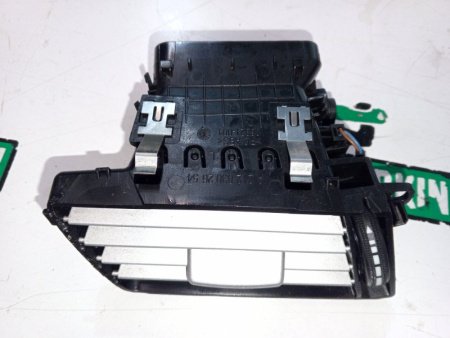 Mercedes-Benz / E-Class / Воздуховод салона