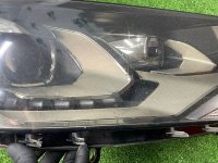 Volkswagen / Touareg / Фара