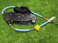 BMW / 1-Series / Замок двери