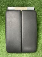 Volkswagen / Touareg / Подлокотник