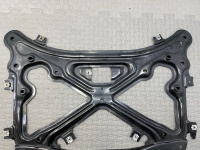 Audi / Q8 / распорка подрамника