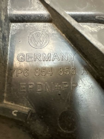 Volkswagen / Touareg / Брызговик