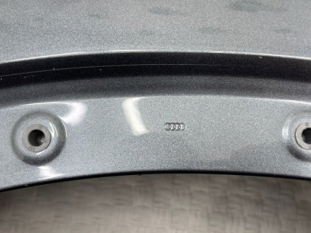 Audi / SQ8 / Крыло