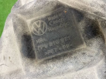 Volkswagen / Touareg / Подкрылок