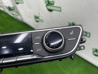 Audi / A4 / Монитор и блок климата