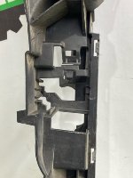 Audi / Q8 / Кронштейн бампера