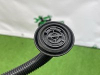 Audi / A6 / Газоотвод акб