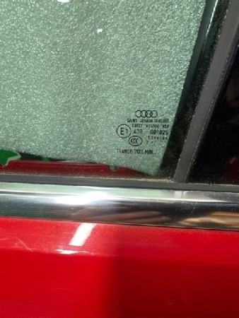 Audi / A3 / Дверь боковая