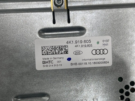 Audi / A6 / Дисплей мультимедиа