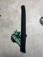 Volkswagen / Touareg / Обшивка стойки