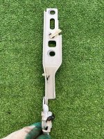 Audi / Q7 / Петля капота