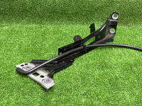 Audi / A4 / Кронштейн крыла