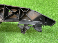 Audi / Q7 / Направляющая бампера