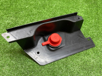 BMW / X1 / Крышка аккумулятора