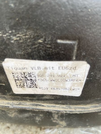 Volkswagen / Tiguan / Бак топливный
