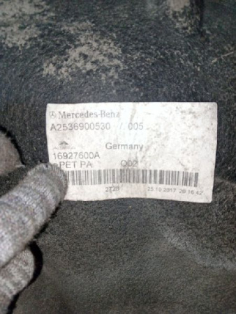 Mercedes-Benz / GLC 250d 4-matic / Подкрылок