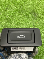 Audi / A5 / Кнопка крышки багажника