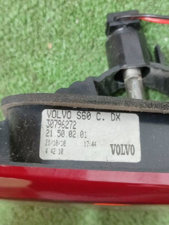 Volvo / S60 / Фонарь крышки багажника