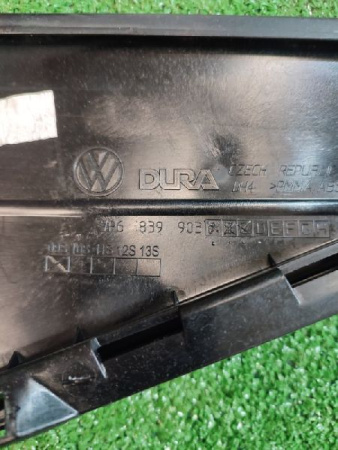Volkswagen / Touareg / Накладка двери