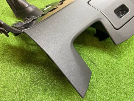 Audi / Q8 / Накладка на торпедо