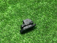 Volkswagen / Golf / Кнопка центрального замка