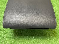 Volkswagen / Touareg / Подлокотник