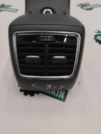 Audi / Q3 / Накладка центральной консоли
