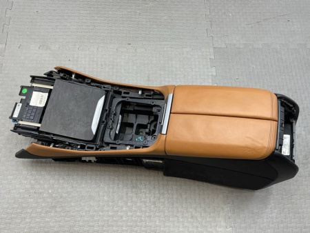 BMW / X5 / Консоль центральная