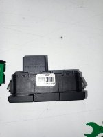 Ford / EXPLORER / Кнопка открытия багажника