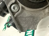 Audi / A4 / Насос в сборе с термостатом