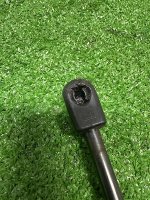 BMW / X5 / Амортизатор капота