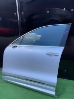 Volkswagen / Touareg / Дверь боковая