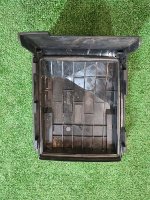 Volkswagen / Tiguan / Крышка предохранителей