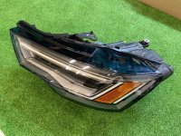 Audi / A6 / Фара