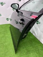 Audi / A4 / Дверь боковая