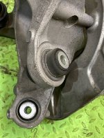 BMW / 7-Series / Кулак поворотный