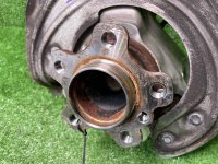 BMW / 3-Series / Кулак поворотный