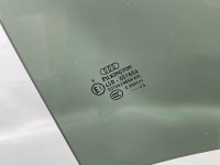 Audi / Q7 / Стекло двери