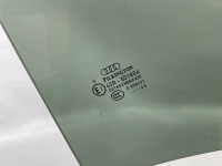 Audi / Q7 / Стекло двери