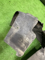 Volkswagen / Touareg / Подкрылок Volkswagen / Touareg / Подкрылок