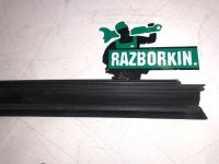 Mercedes-Benz / E-Class / Уплотнитель стекла двери