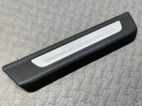 Audi / Q8 / Накладка порога