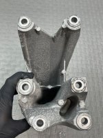 Volkswagen / Touareg / Опора двигателя