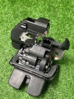 Audi / A6 / Замок багажника