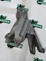 Volkswagen / Touareg / Опора двигателя