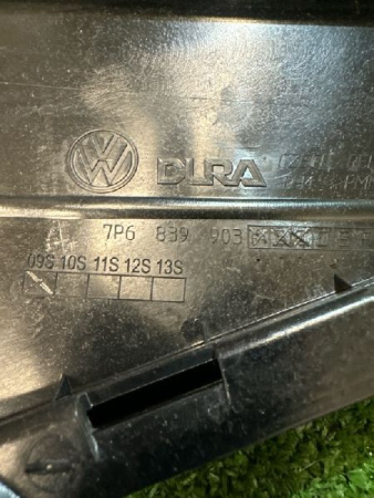 Volkswagen / Touareg / Накладка двери