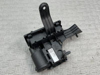 Audi / A4 / Клемник