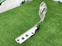 Audi / A6 / Петля капота